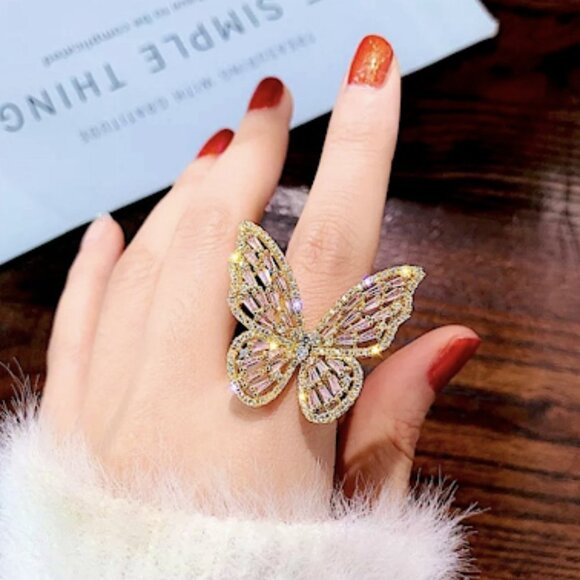 Jewelry - GOLD RHINESTONE BUTTERFLY RING